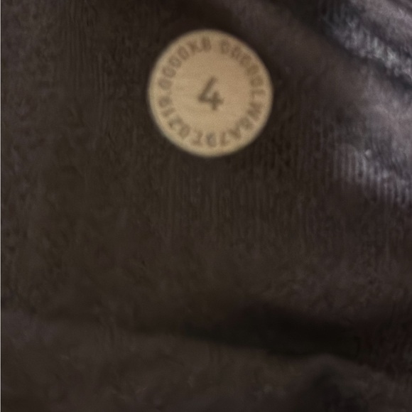 Lulu lemon skirt - dark gray/purple color - size women’s 4 - Picture 3 of 3